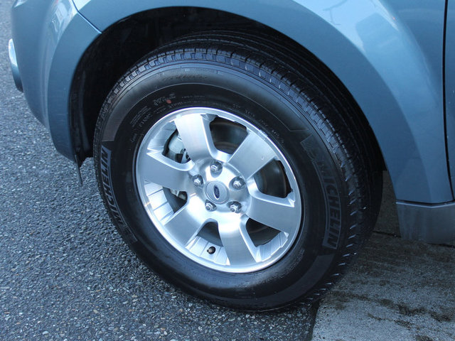 Ford Escape 2012 photo 2