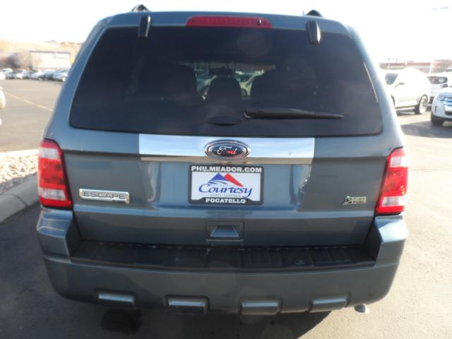 Ford Escape 2012 photo 2