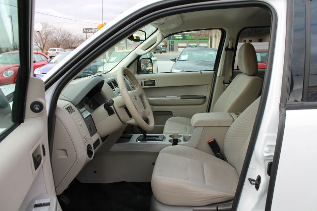 Ford Escape 2012 photo 2