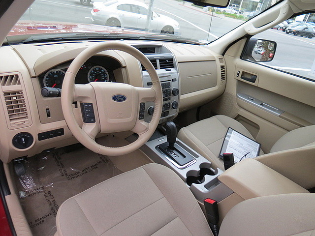 Ford Escape 2012 photo 3
