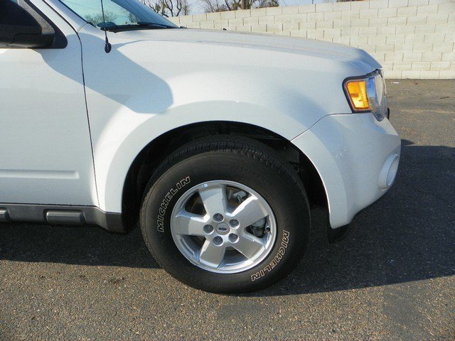 Ford Escape 2012 photo 2