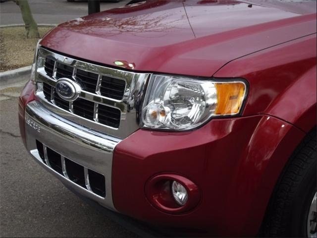 Ford Escape 2012 photo 2