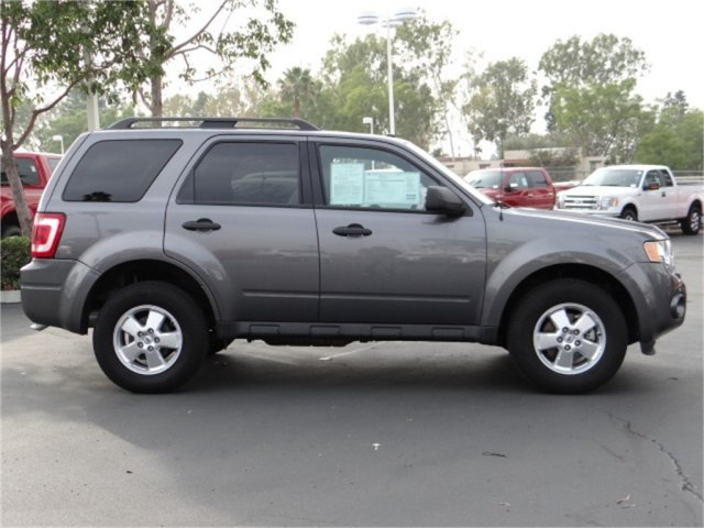 Ford Escape 2012 photo 2