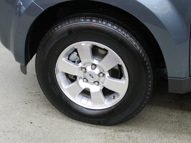 Ford Escape 2012 photo 2