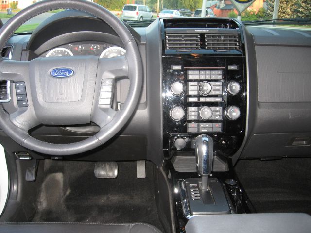 Ford Escape 2012 photo 1