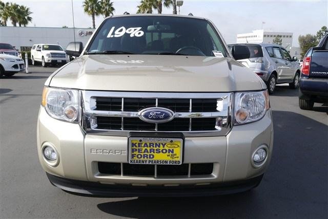 Ford Escape 2012 photo 2