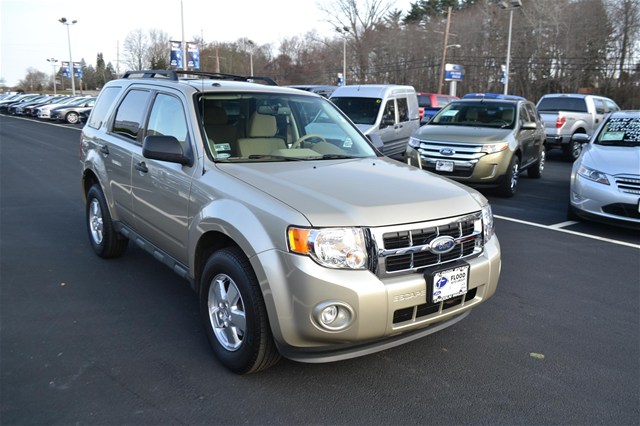 Ford Escape 2012 photo 2