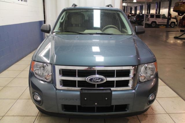 Ford Escape 2012 photo 2