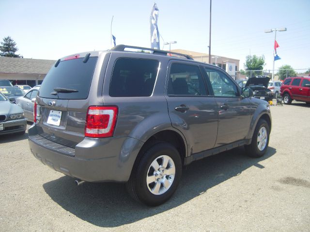 Ford Escape 2012 photo 2