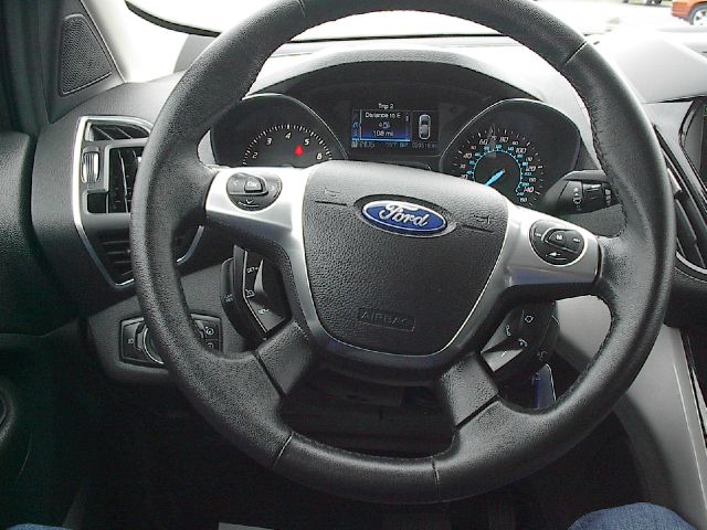 Ford Escape 2013 photo 2