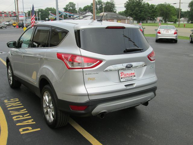 Ford Escape 5XT SUV