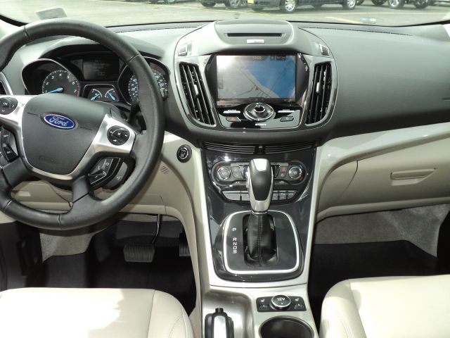 Ford Escape 2013 photo 2