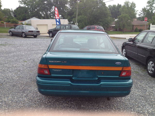 Ford Escort 1995 photo 2