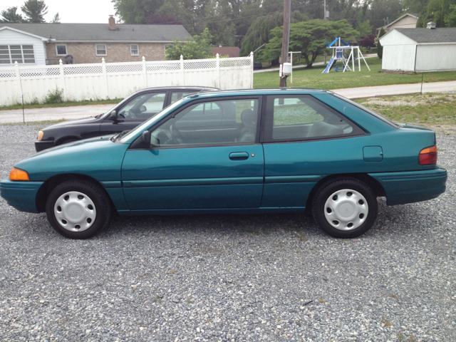 Ford Escort 1995 photo 3