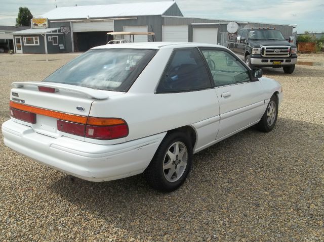 Ford Escort 1996 photo 2