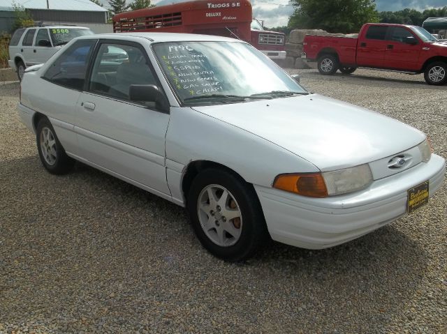 Ford Escort 1996 photo 4