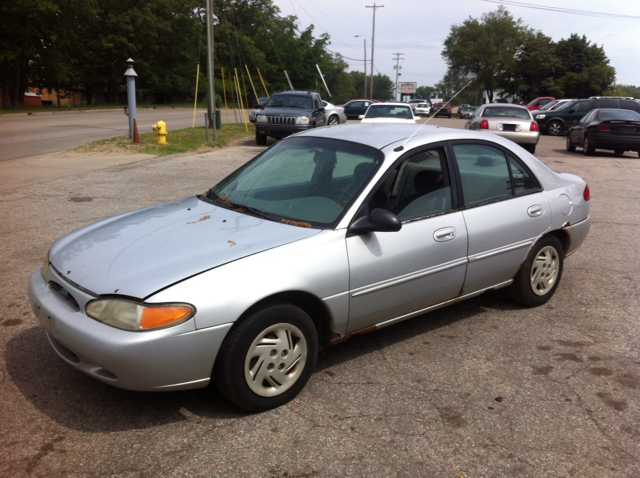 Ford Escort 1997 photo 2