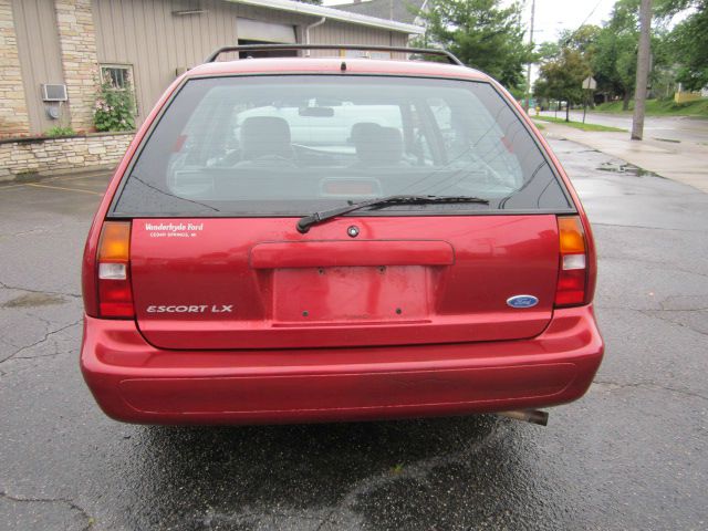 Ford Escort 1997 photo 4