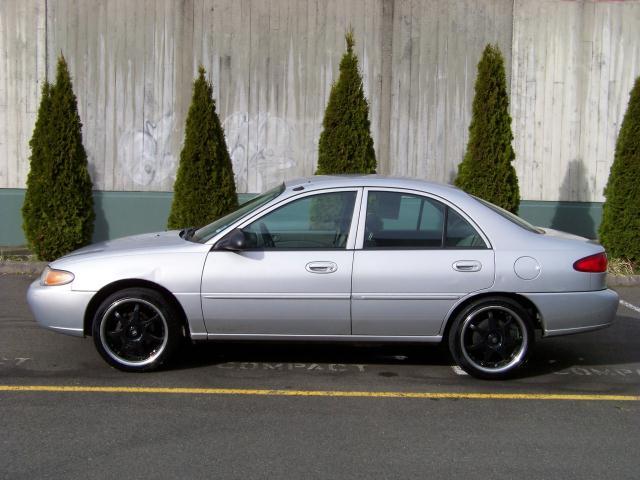 Ford Escort 1998 photo 1