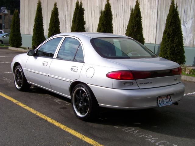 Ford Escort 1998 photo 2