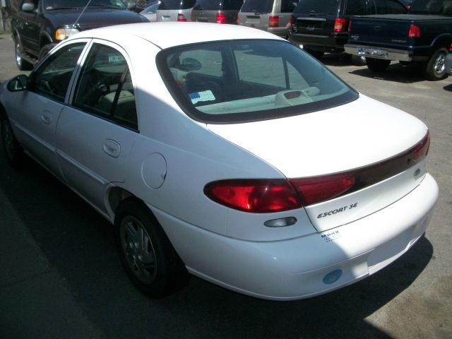 Ford Escort 1998 photo 2