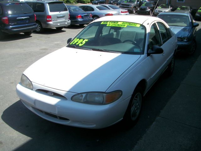 Ford Escort 1998 photo 4