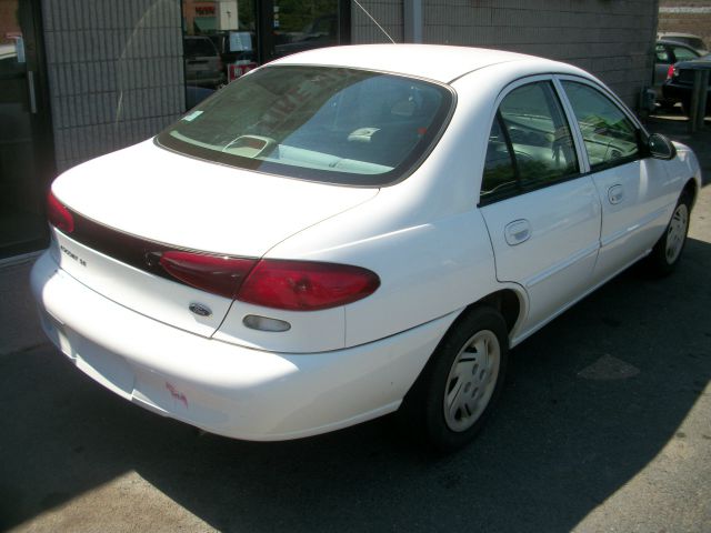 Ford Escort 1998 photo 6