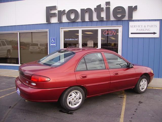 Ford Escort 1998 photo 1