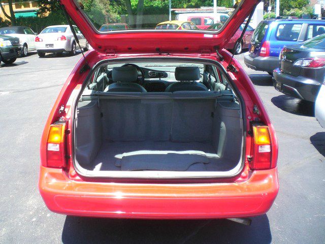 Ford Escort 1998 photo 2