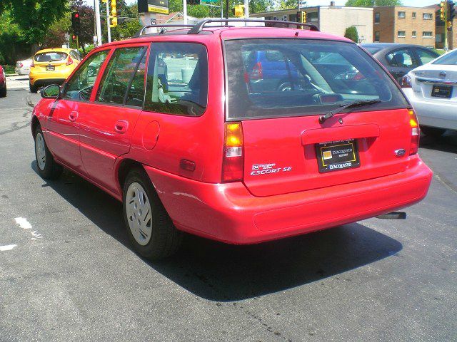 Ford Escort 1998 photo 7