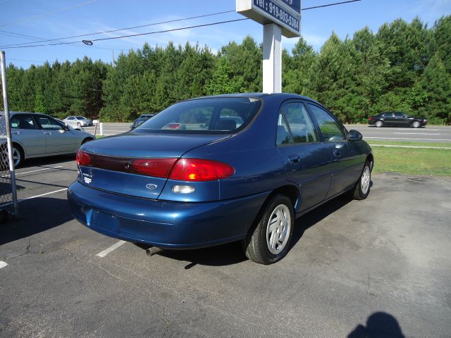 Ford Escort 1998 photo 17