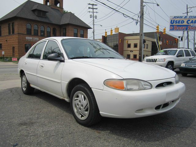 Ford Escort SE Sedan