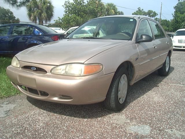 Ford Escort 1998 photo 1