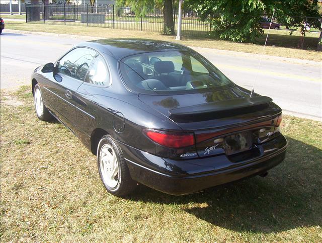 Ford Escort 1999 photo 2