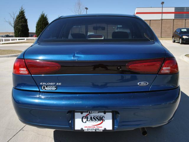 Ford Escort 1999 photo 4