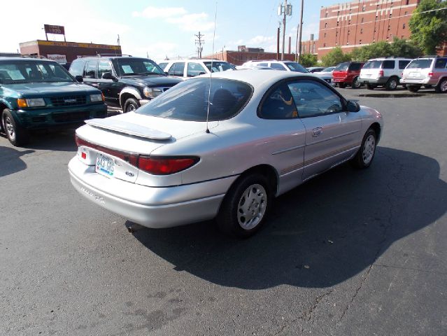 Ford Escort 1999 photo 1