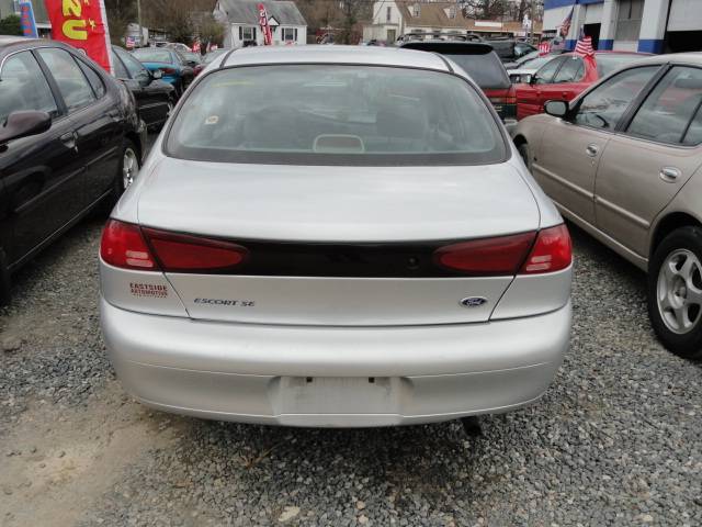 Ford Escort GLE AUTO Sedan