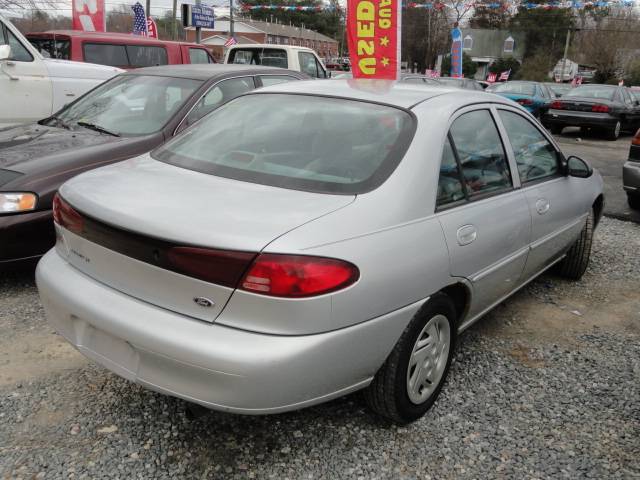 Ford Escort 1999 photo 1