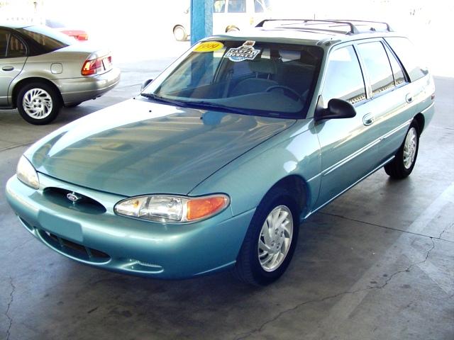 Ford Escort 1999 photo 2