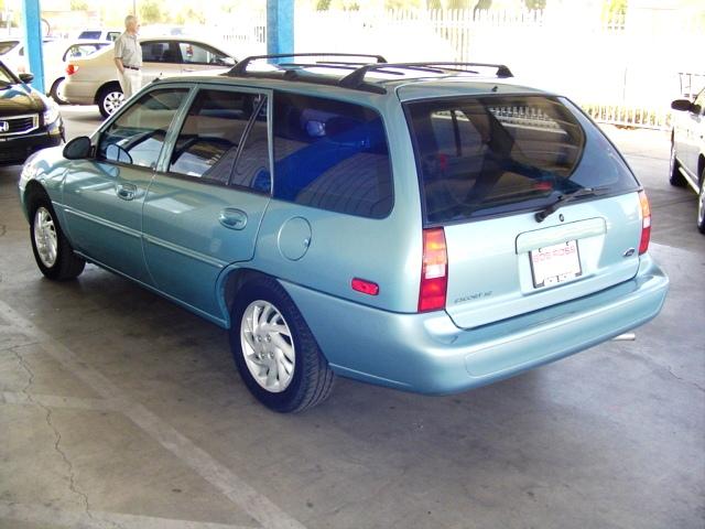 Ford Escort 1999 photo 3
