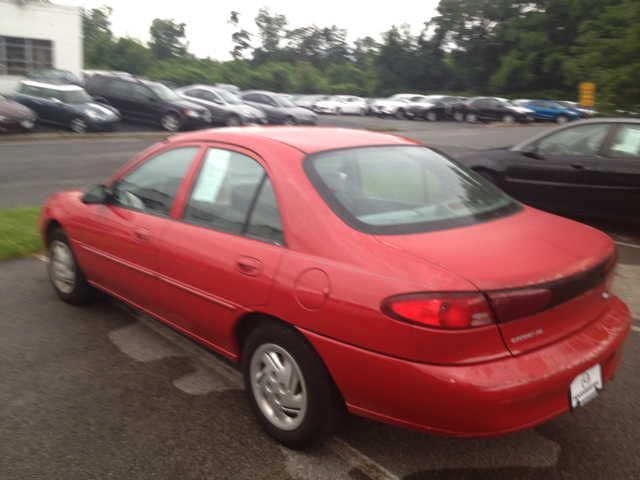 Ford Escort SE Sedan