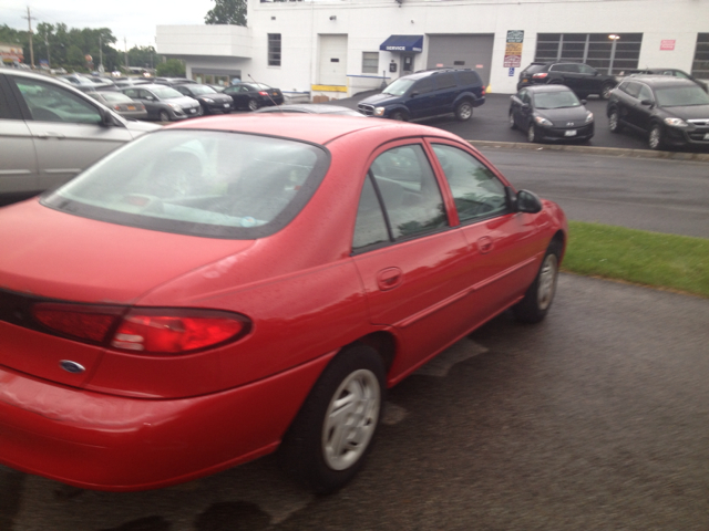 Ford Escort 1999 photo 1