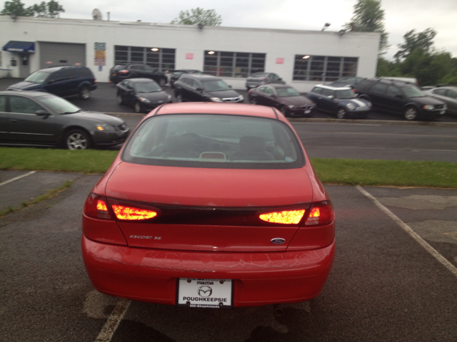 Ford Escort 1999 photo 4