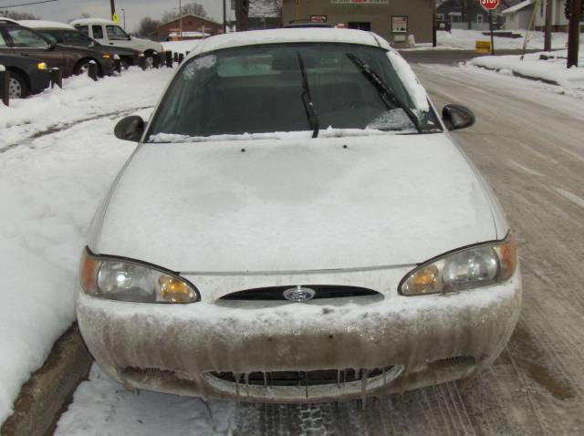 Ford Escort 1999 photo 3