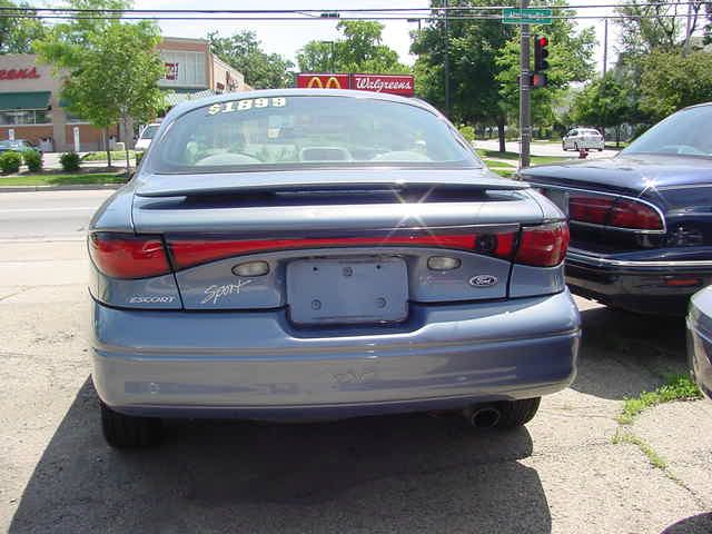 Ford Escort 1999 photo 2