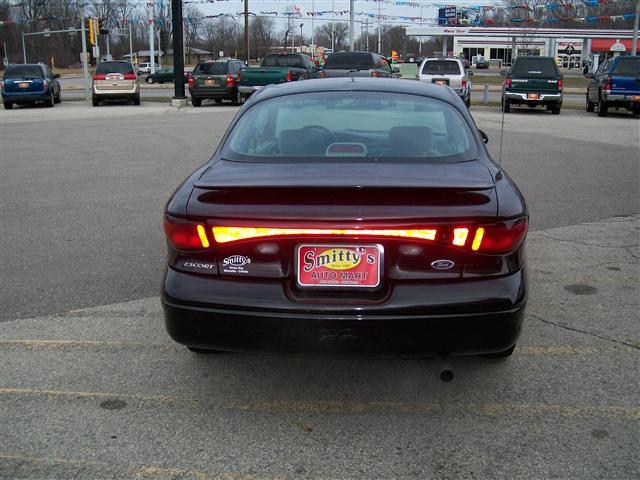 Ford Escort 1999 photo 2