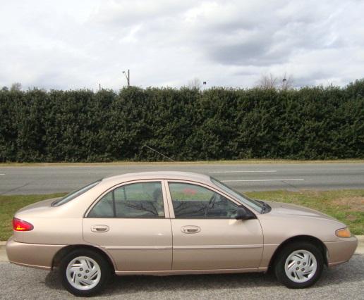 Ford Escort 1999 photo 4