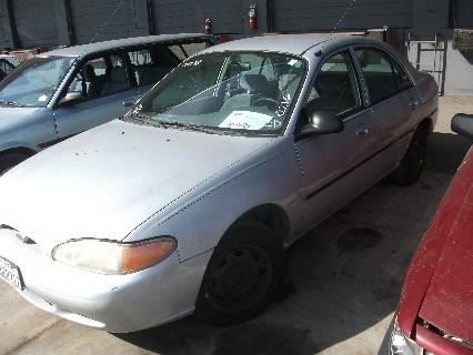 Ford Escort 1999 photo 3