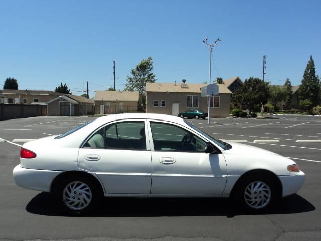 Ford Escort 1999 photo 1