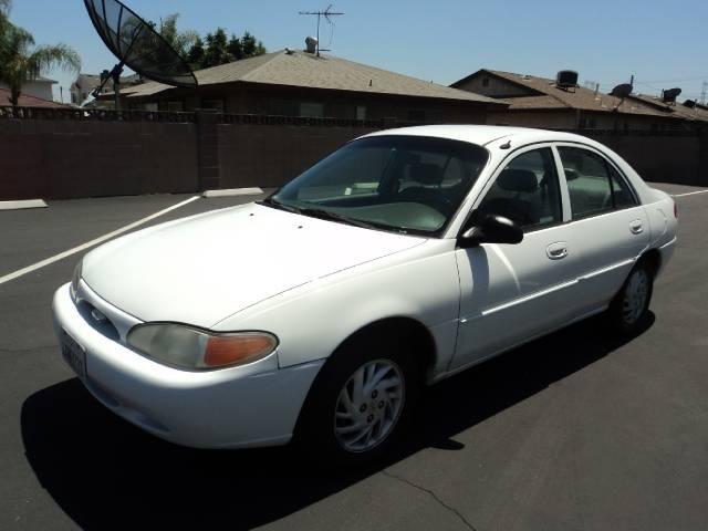 Ford Escort 1999 photo 2